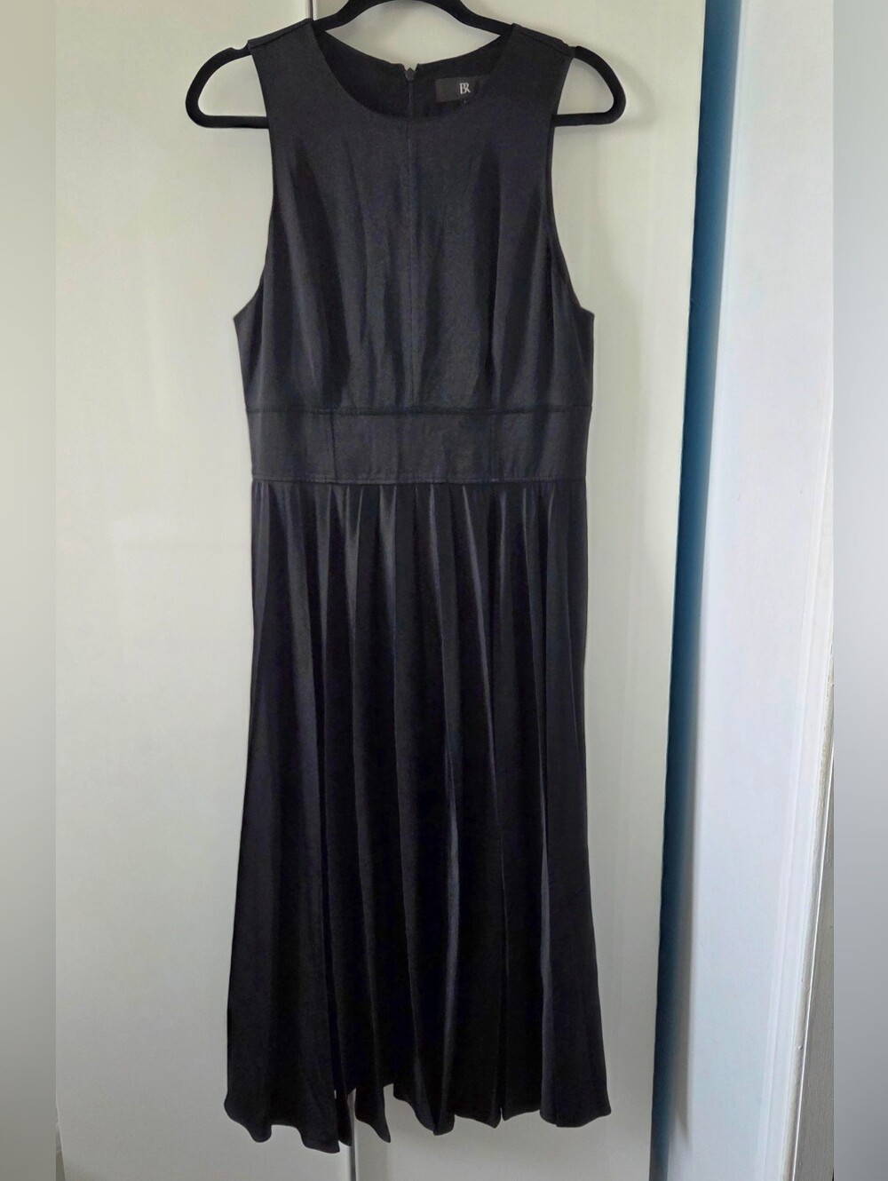 NWOT Banana Republic Long Pleated Dress 10